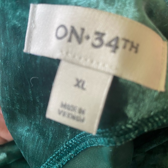 Textured Velvet Dress - Picture 6 of 8